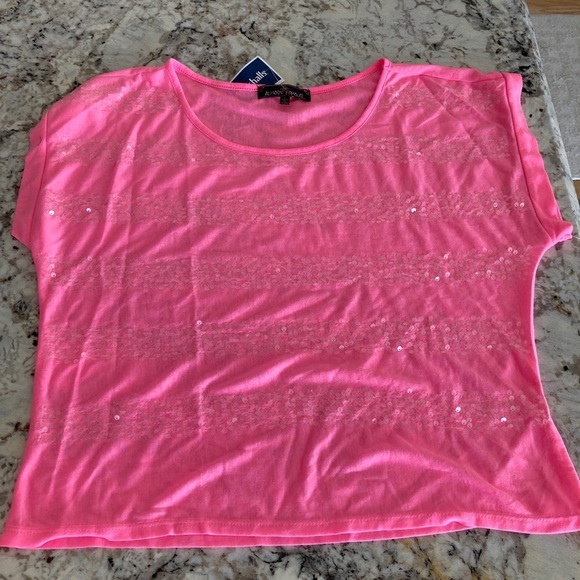 ALMOST Famous sequined tee. - Picture 5 of 5